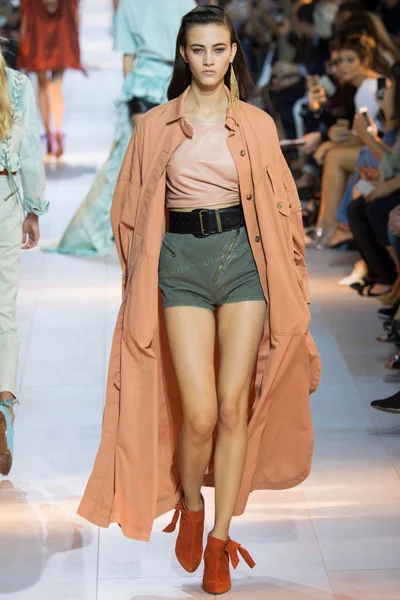 Look 4